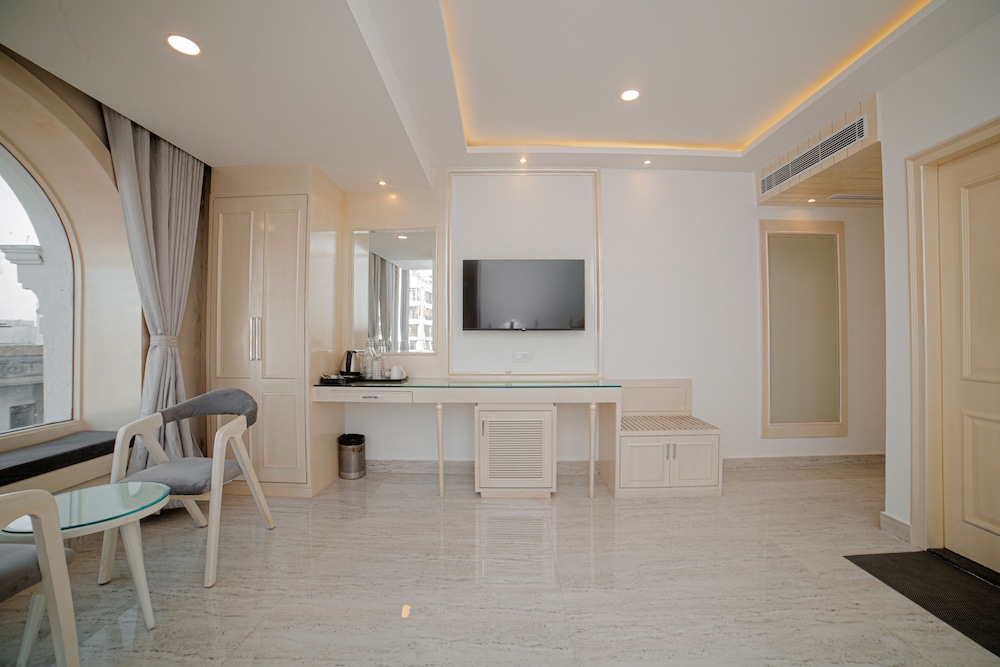 Executive Double Room - Photo 8