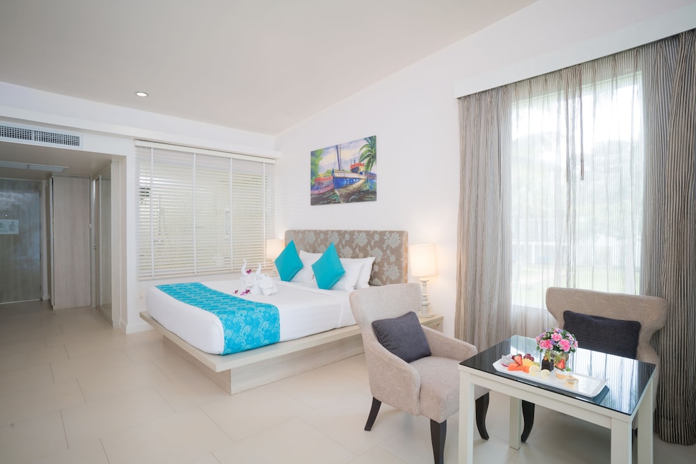 Premier Beach Front - Photo 3