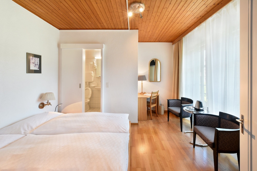 Economy Double Room photo 1