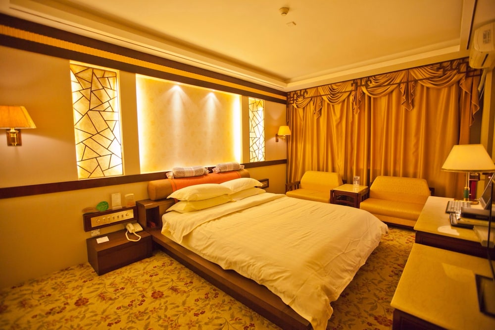Deluxe Suite