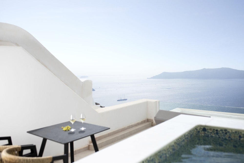 Suite, Jetted Tub, Caldera & Sea View (VIP) - Photo 14