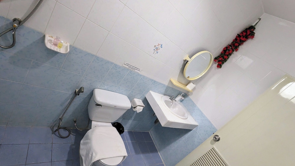Standard Double Room - Photo 6