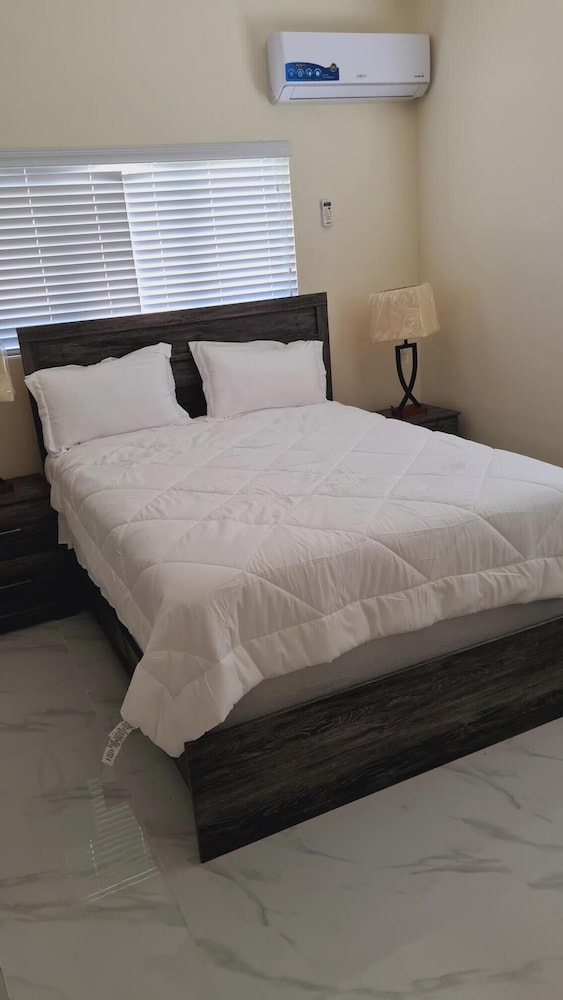 Basic Apartment photo 2