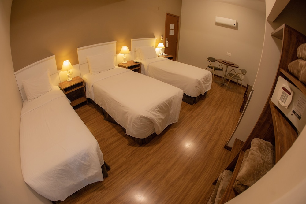 Executive Triple Room, Mobility Accessible, Air conditioning - Photo 5