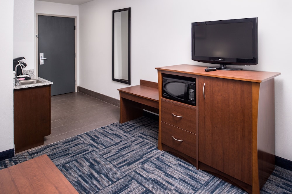 Suite, Multiple Beds - Photo 3
