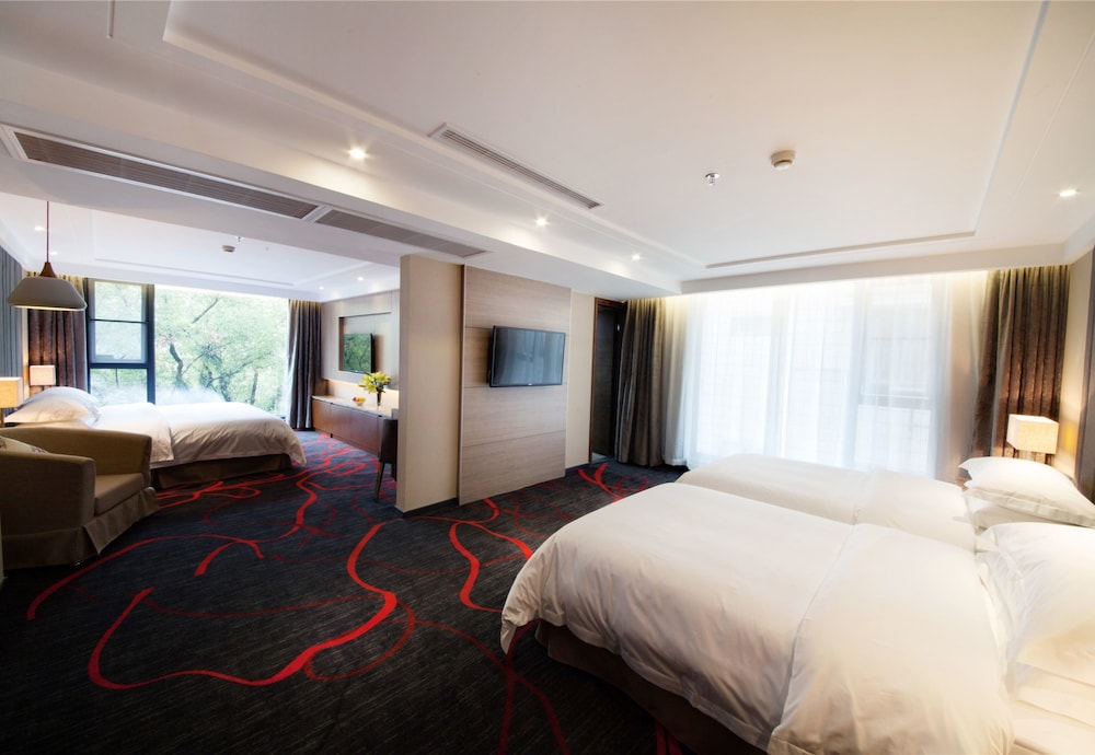 Premier Family Suite photo 1