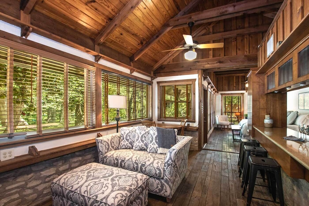 Creekhouse photo 1