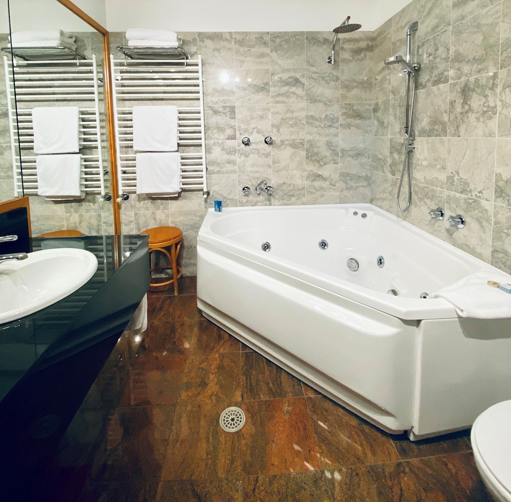 Beachfront Bungalow photo 3