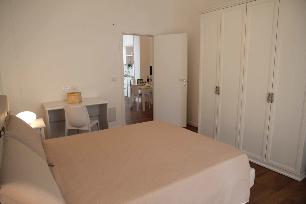 Standard Apartment, Tower