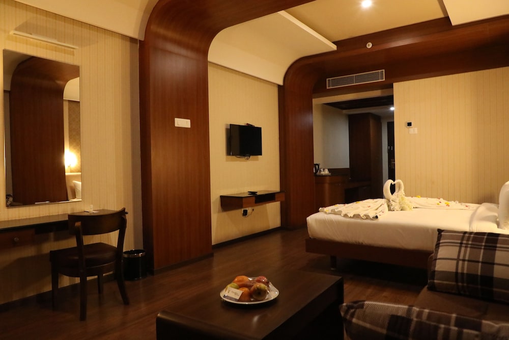Family Suite, 1 Bedroom, City View
