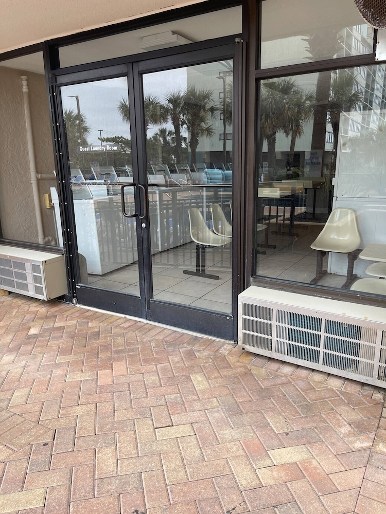 Stunning Oceanfront View! Heart Of The Golden Mile, Photo 9