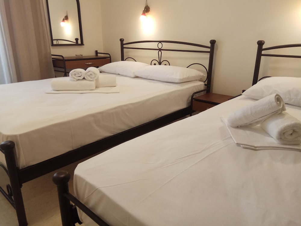 Basic Triple Room