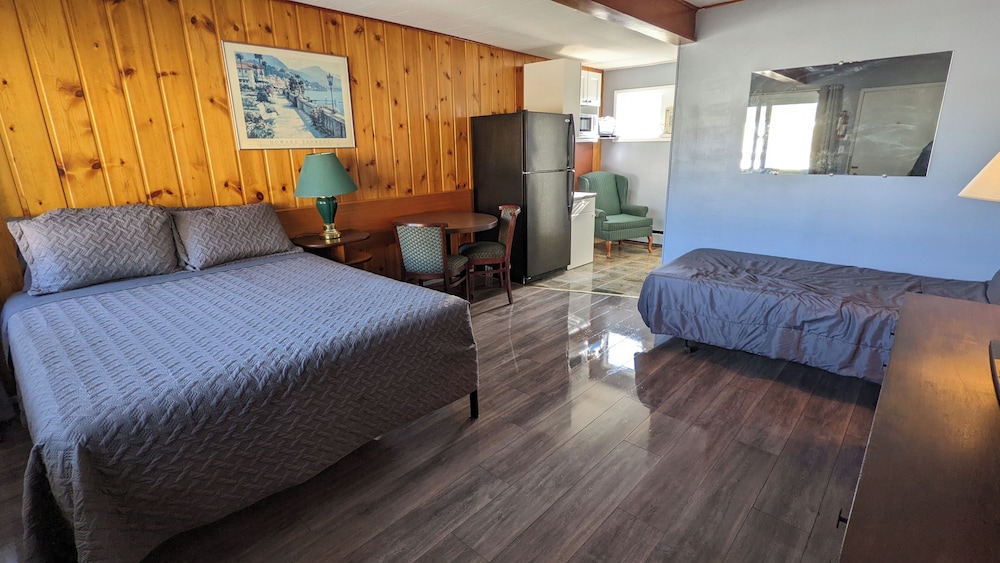 Standard Room, Multiple Beds, Kitchen photo 1
