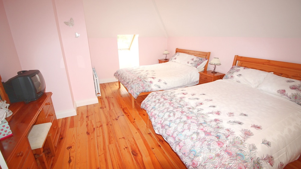 House, 4 Bedrooms (4 Bathrooms) photo 1
