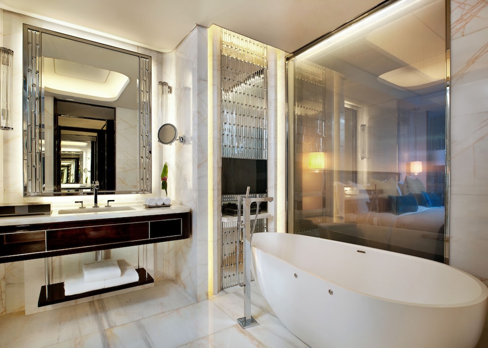 1 King Bed,Urban View,Guest Room - Photo 10