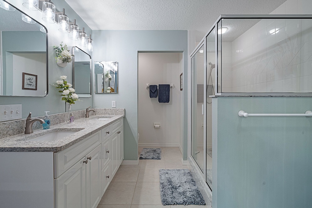 Sunny 3BR Condo Steps to Beach Pool NSB FL, 사진 24
