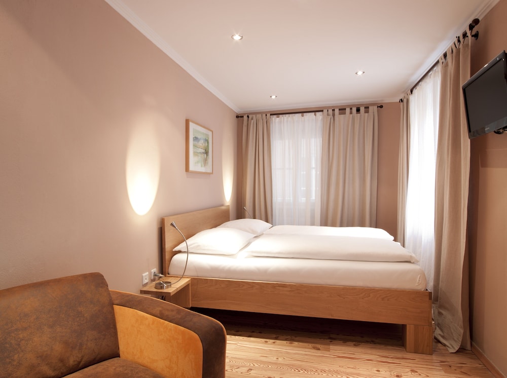 Standard Double Room - Photo 3