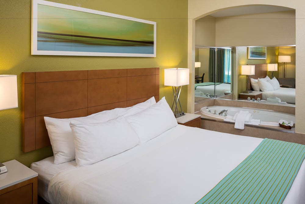 Suite, 1 King Bed, Accessible (Communications) - Photo 1