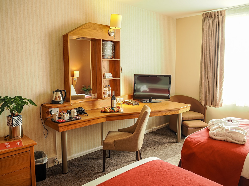 Standard Twin, 2 Double Beds - Photo 4