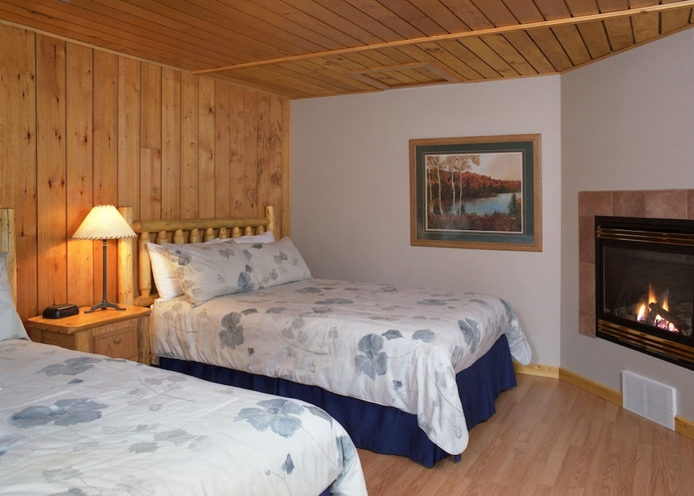 Heritage Cabin - Mountain View photo 1