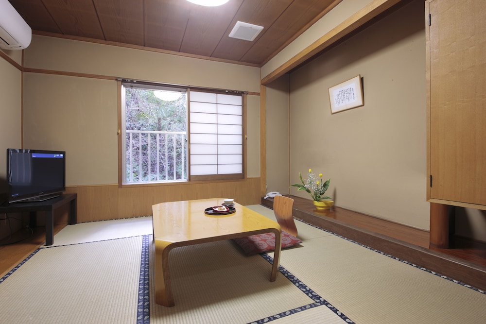 Japanese Style Room 6 Tatami-mats, North Facing photo 1