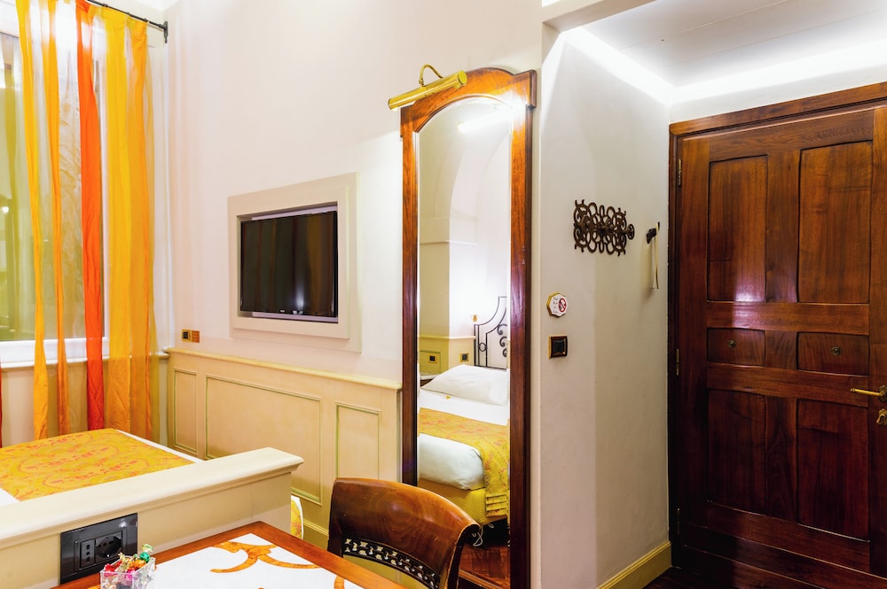 Classic Double or Twin Room - Photo 4