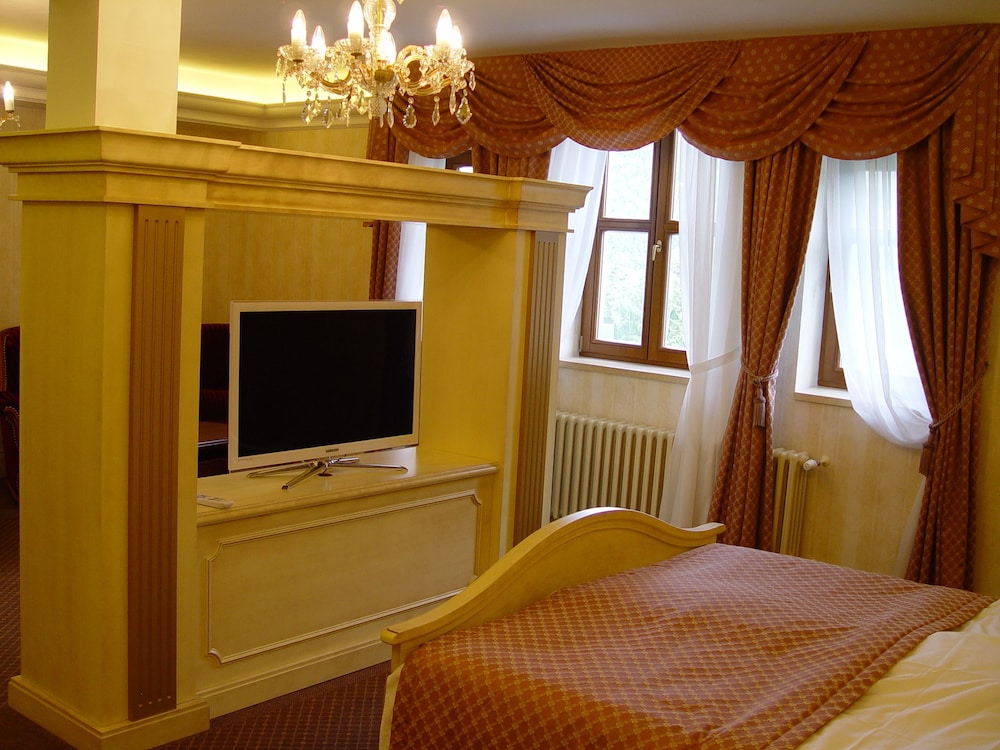 Junior Suite, 1 Double Bed with Sofa bed (Spa access) photo 1