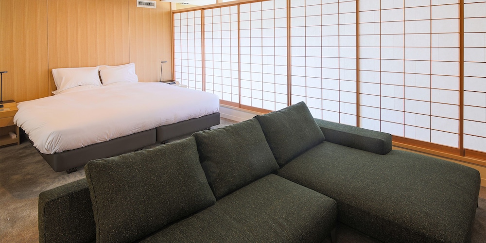 Premium Suite King - Photo 1