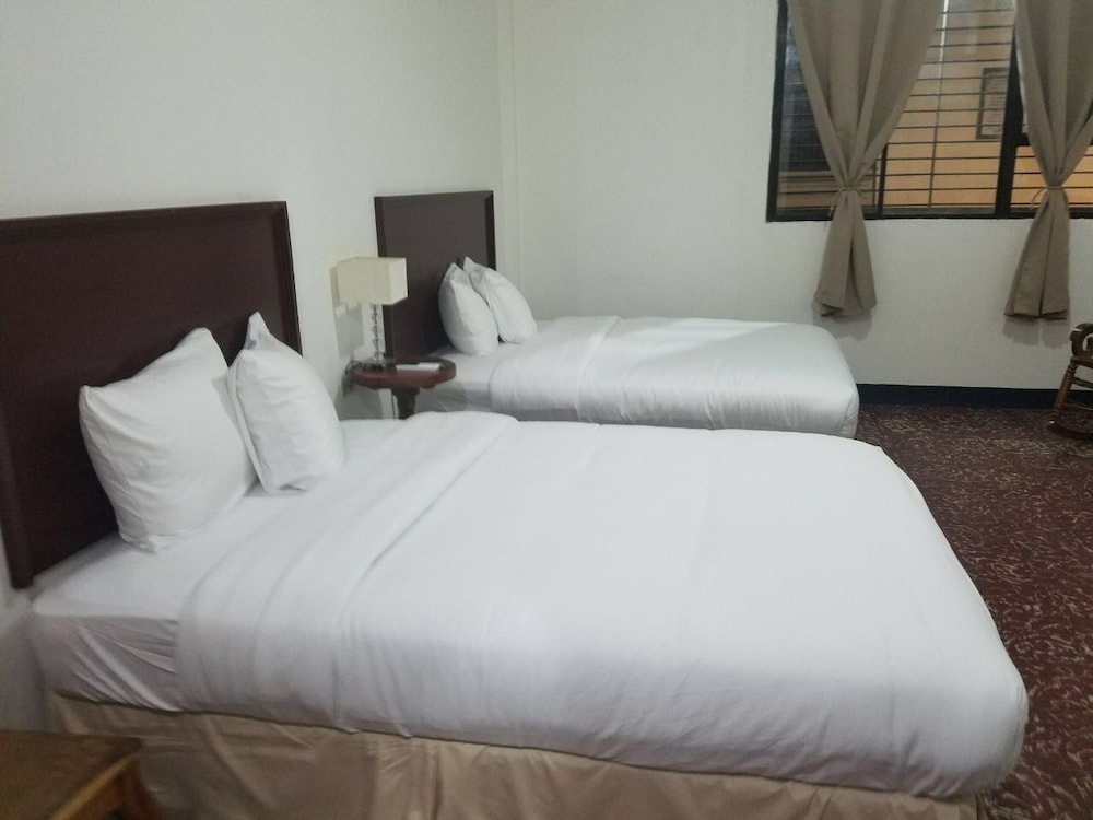 Family Room, Multiple Beds photo 1