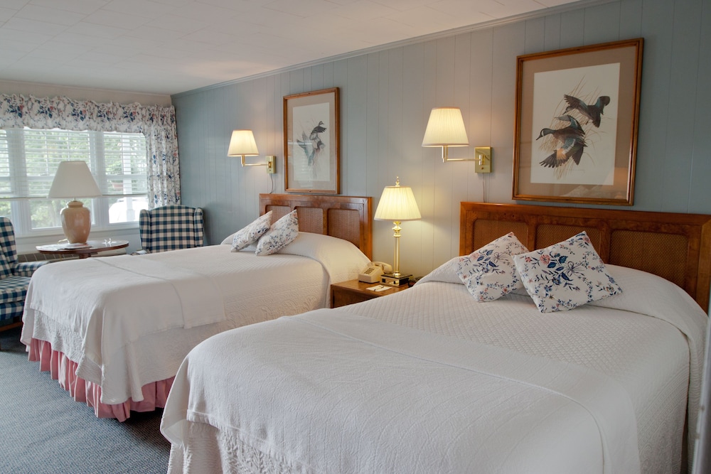 Standard Room, 2 Queen Beds - Photo 4