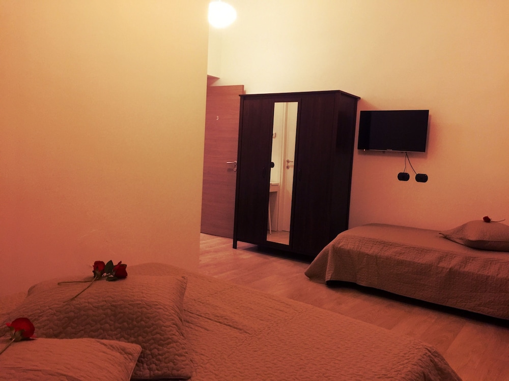 Comfort Quadruple Room, Private Bathroom photo 3