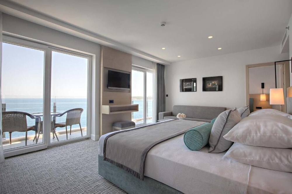 Premium Suite, 2 Bedrooms, Balcony, Sea View