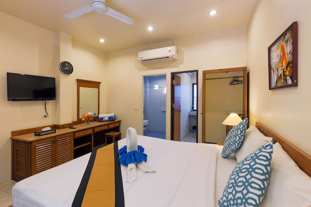 Superior Double Room, 1 King Bed, Smoking photo 1