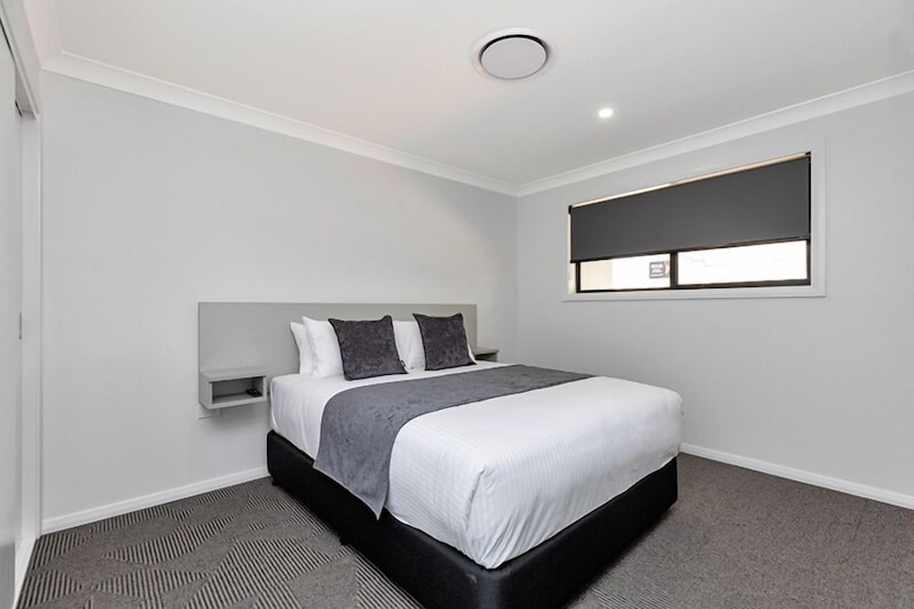 3 Bedroom Apartment Pet Friendly photo 1