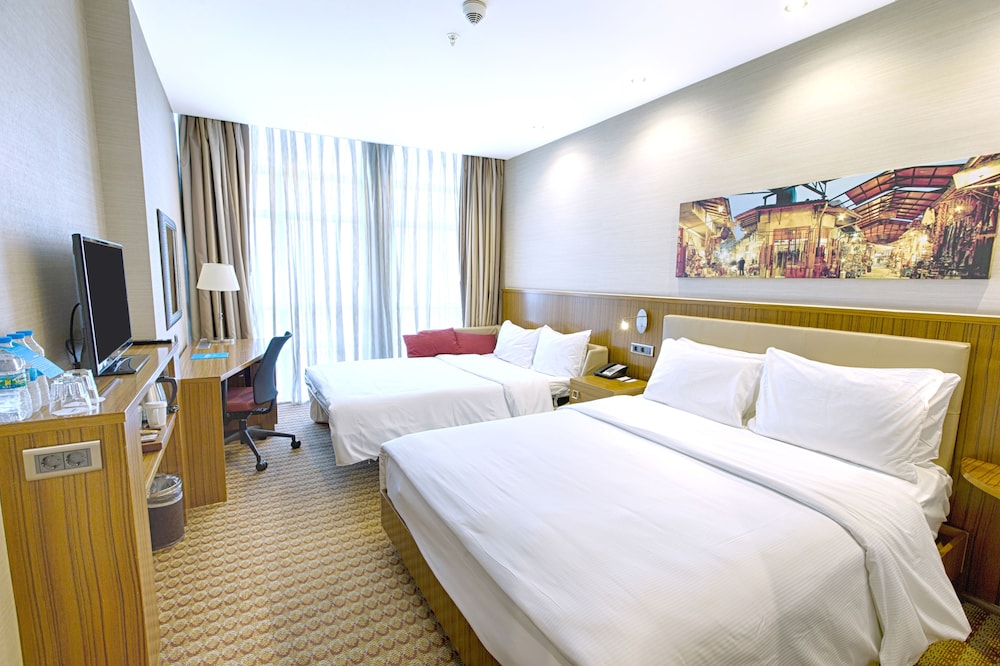Room, 1 Queen Bed with Sofa bed, Accessible, Non Smoking photo 2