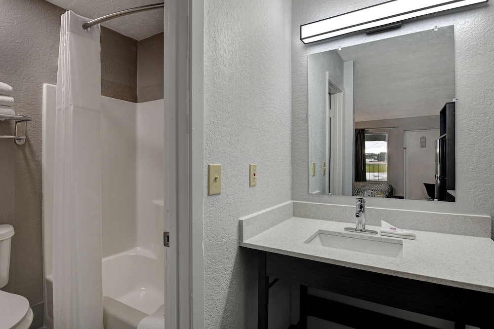 Standard Room, 2 Double Beds, Non Smoking, Kitchenette - Photo 11