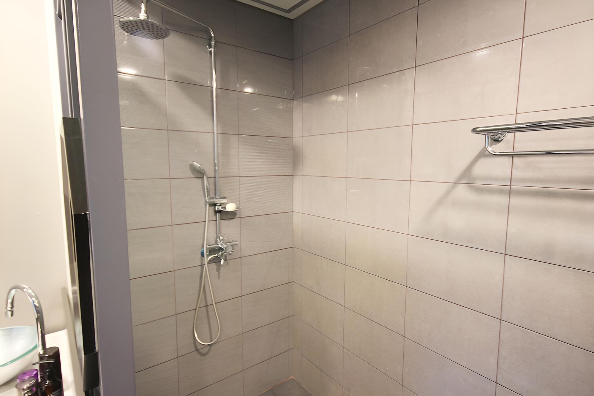 Room (Standard) - Photo 6
