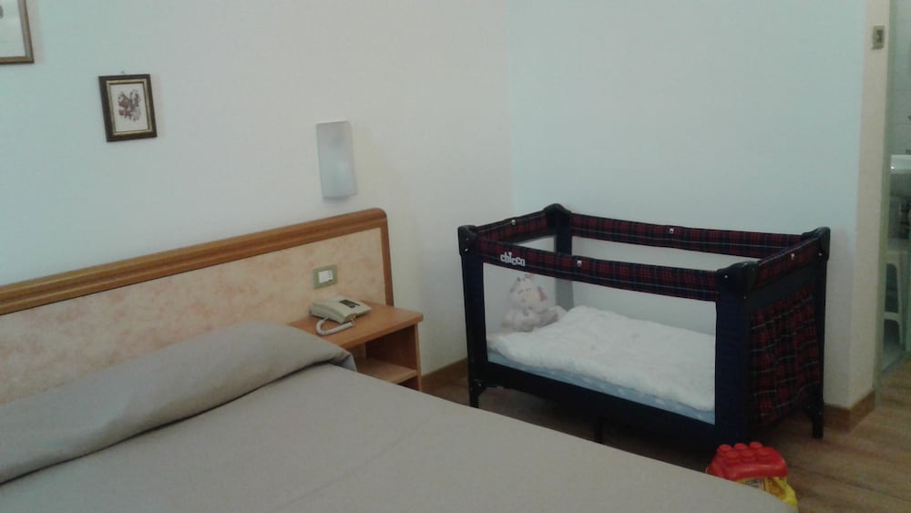 Double Room - Photo 5