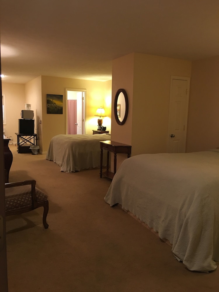 Dogwood Suite