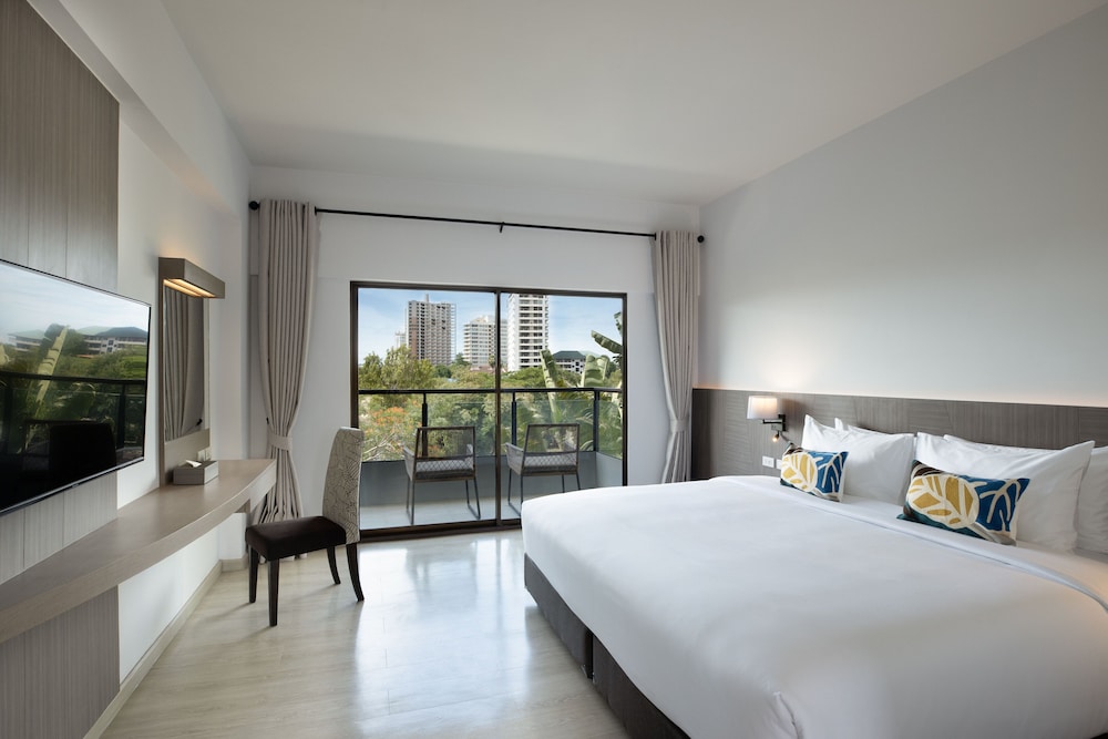 Superior Room, 1 King Bed - Photo 2