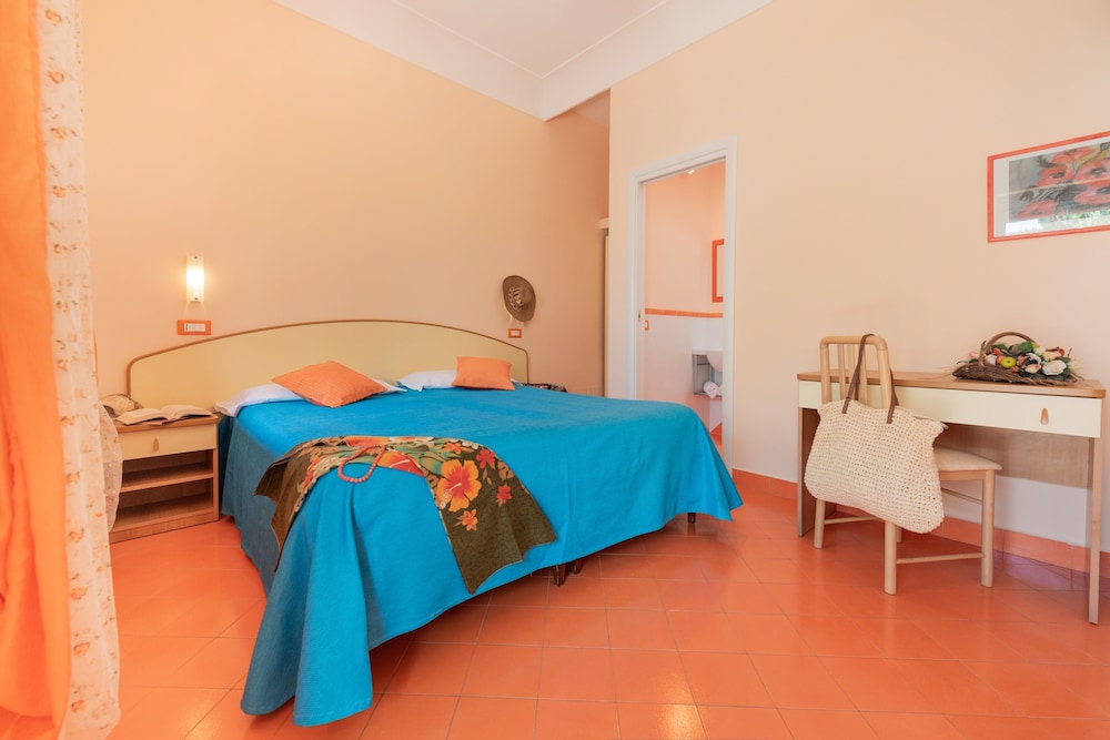 Double or Twin Room, Garden View