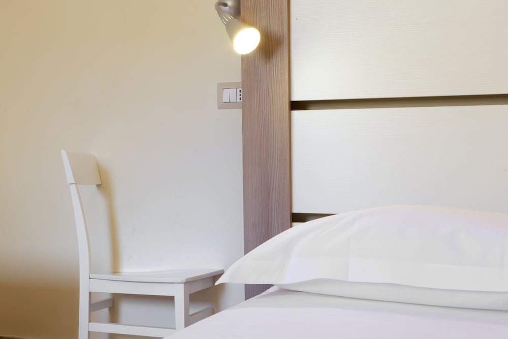 Standard Double Room - Photo 7