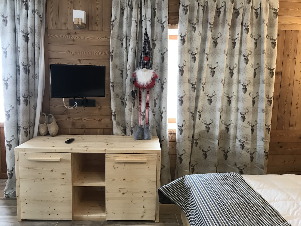 Family Room photo 3