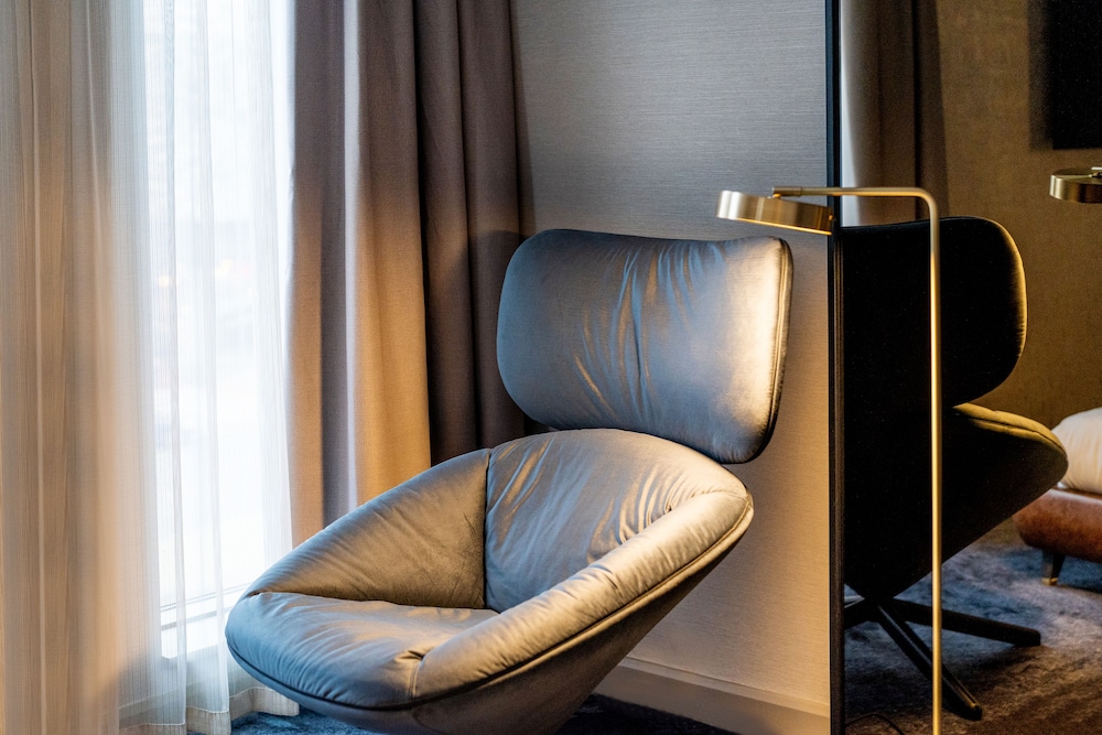Junior Suite, 1 King Bed photo 2