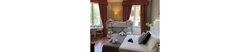 Superior Triple Room photo 3