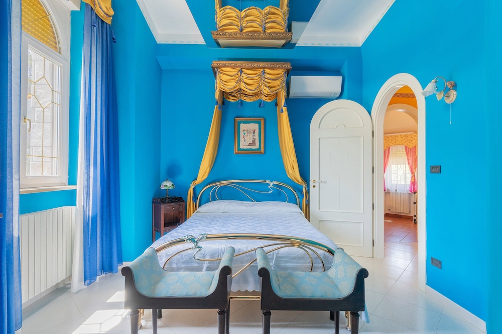 Villa photo 2
