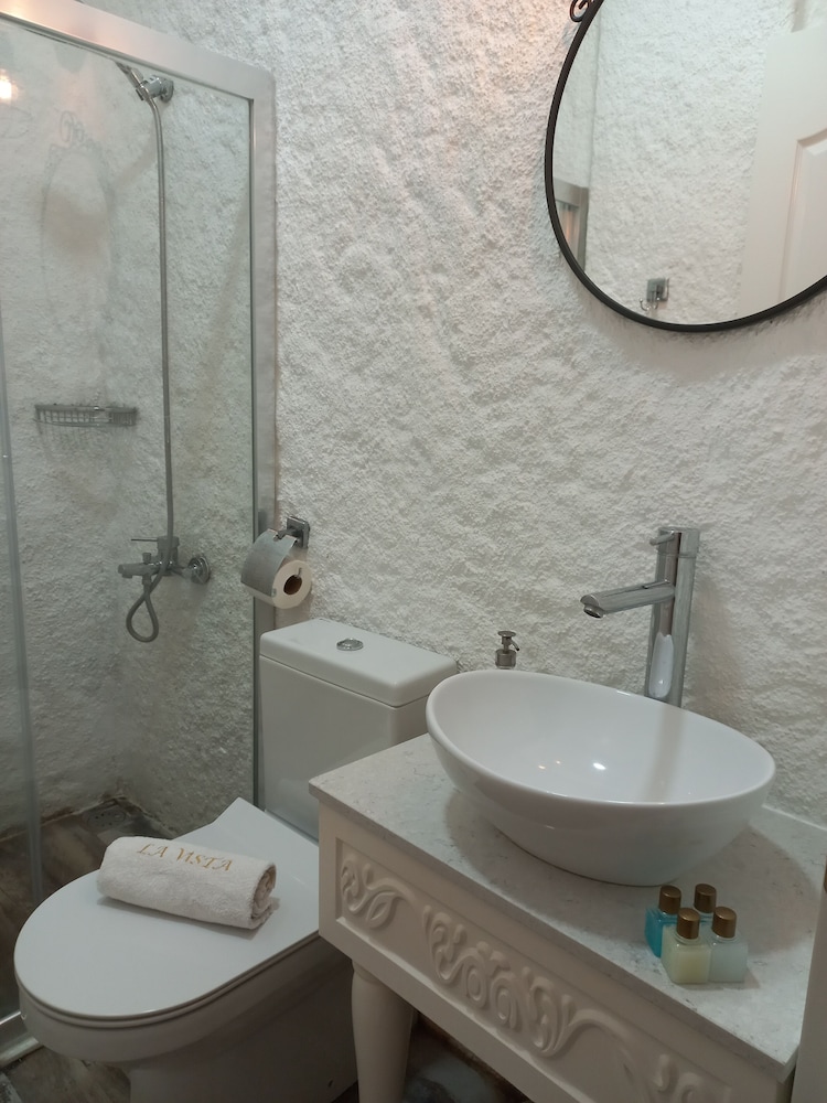 Basic Room photo 2