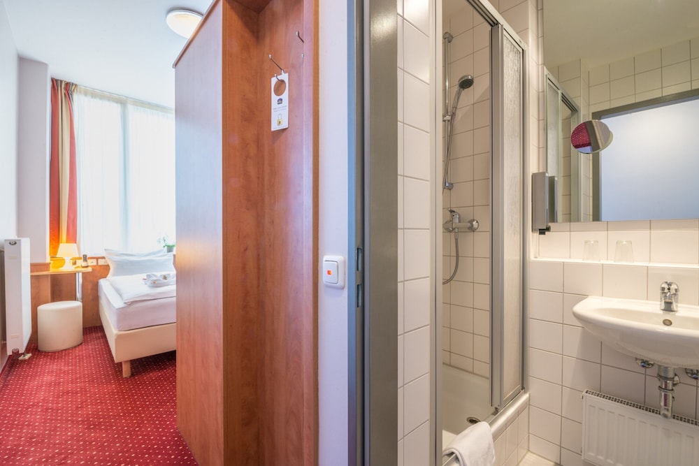 Comfort Twin Room - Photo 8