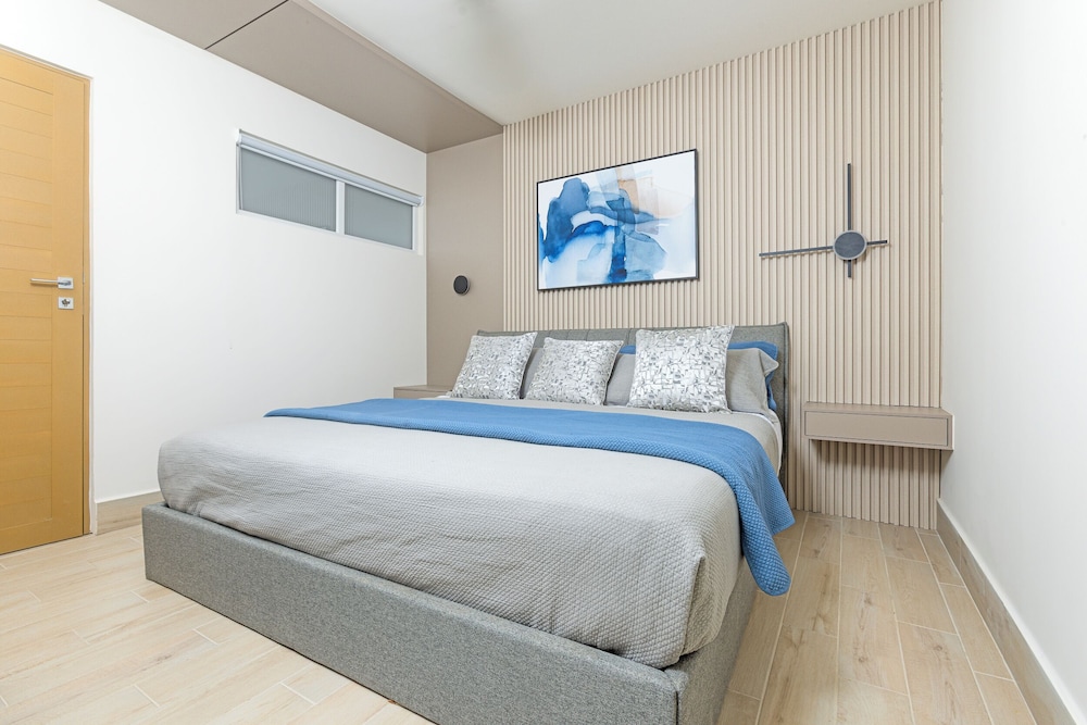 Luxury Apartment photo 2