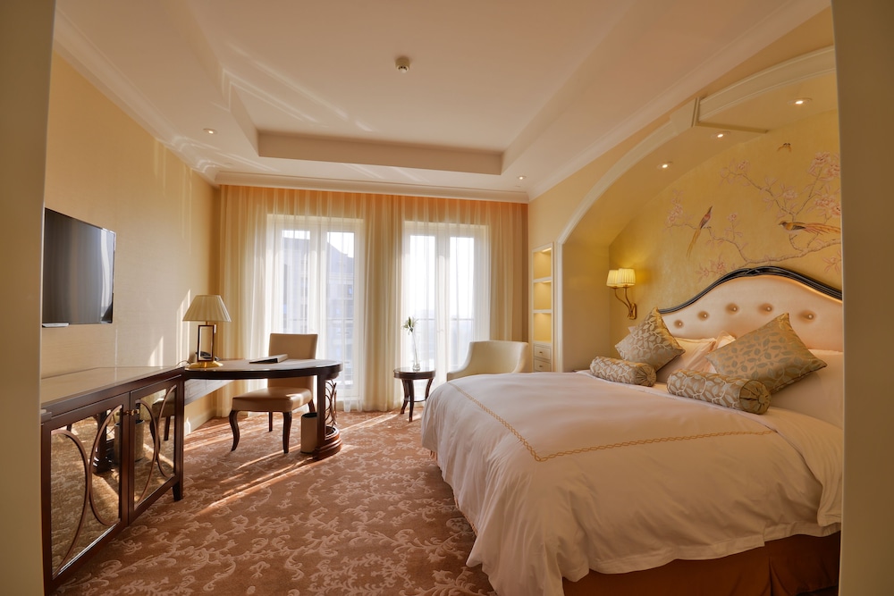 Deluxe Business Double Room photo 1